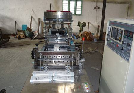 紙張環保中封制袋機