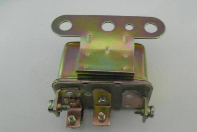 廠家供應(yīng)l喇叭汽車繼電器