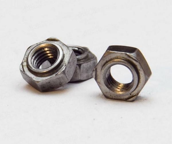 四方焊接螺母