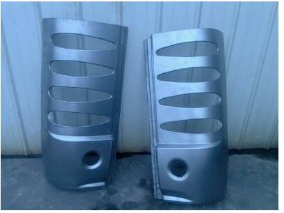 大中巴客車FZ6760后燈罩兩側(cè)