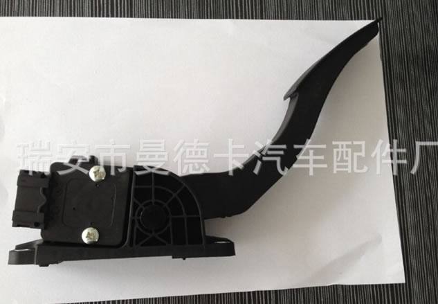 福田輕卡面包車電子油門踏板L0117030016AO