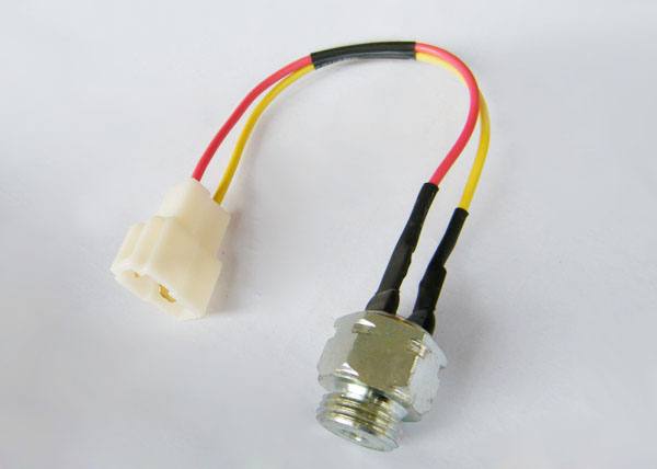 車橋雙線壓力開關 青特車橋，安凱車橋，斯太爾車橋