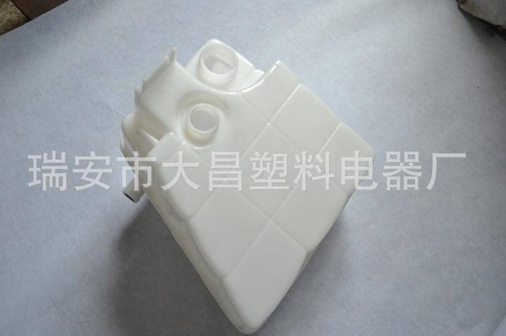 依維柯付水壺 優良品質 防凍夜壺 膨脹壺 汽車配件