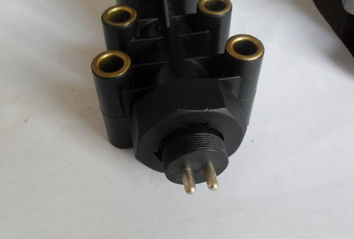 帶傳感氣式的高度閥