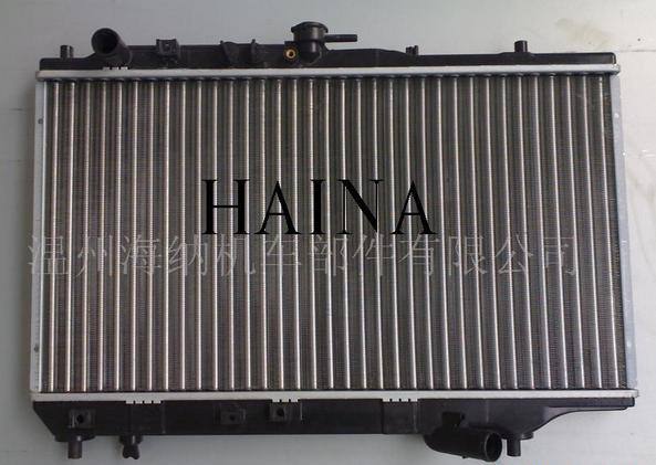 馬自達BG323的水箱