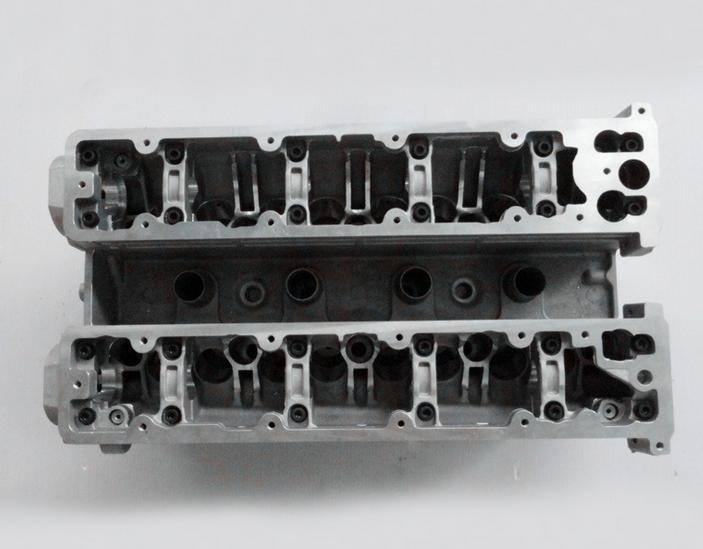 標致750 1.8L 汽缸蓋