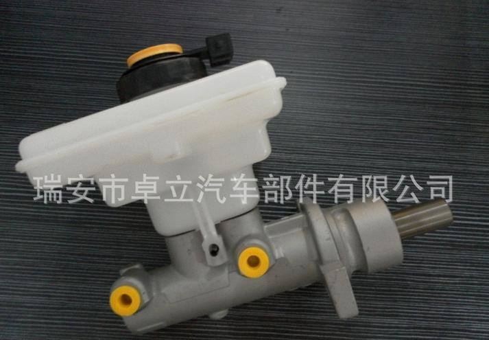 供應福特汽車液壓制動總泵/剎車總泵1047660