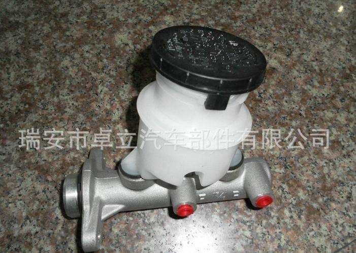 供應(yīng)五十鈴皮卡液壓制動總泵/剎車總泵