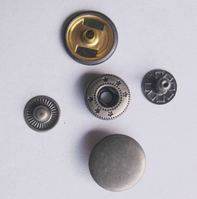 供應鈕扣，金屬四合扣，633四合扣金屬彩色四合扣扣子