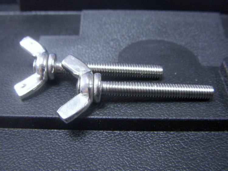 蝶形螺栓