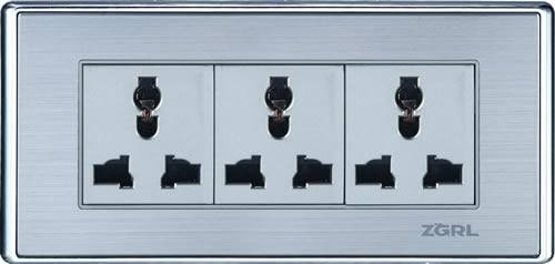 三位多功能插座