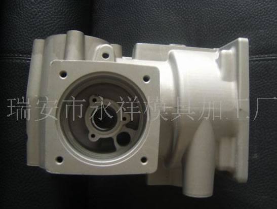 供應(yīng)低壓鋁壓鑄模具