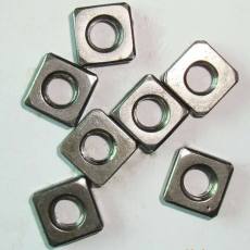 11對邊M6四方螺母