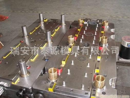 自動(dòng)沖壓模具