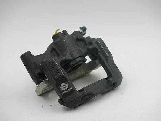 豐田皇冠銳志后卡鉗