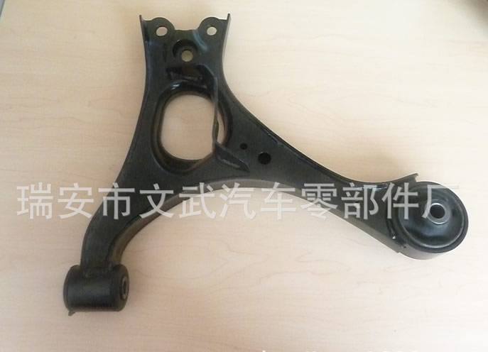 廣汽傳奇/下懸掛/控制臂/擺臂/懸掛60665805 60665806