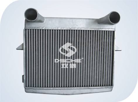 1118B36C-010東風(fēng)中冷器