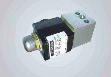 二位三通電磁閥