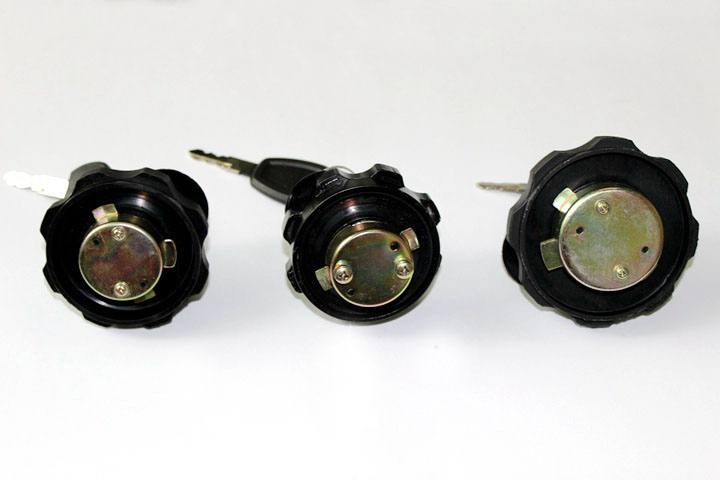 YYH-1046型、新躍進、金龍客車油箱蓋（后視圖）