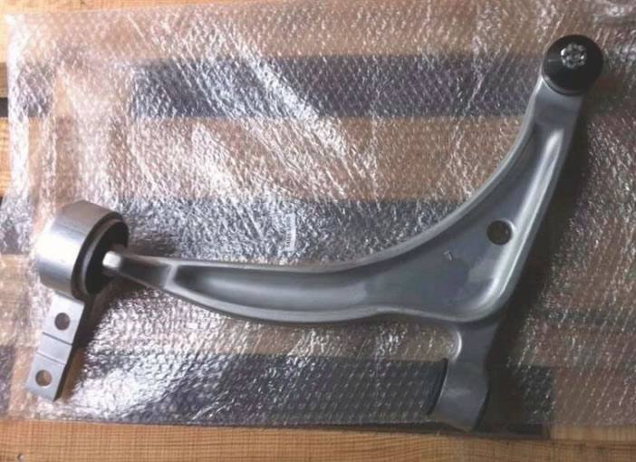 日產系列控制臂 54501-8J000 L 54500-8J000 R