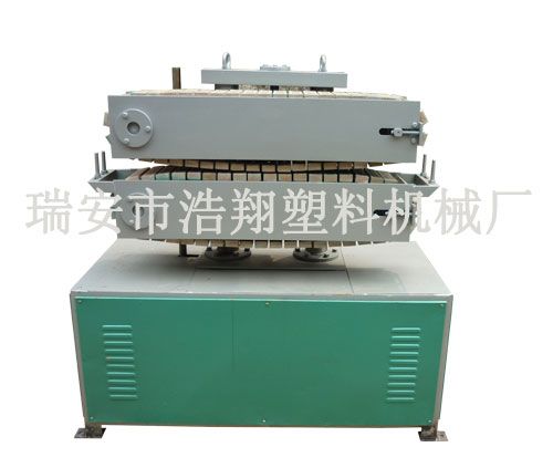 300型牽引機(jī) 1