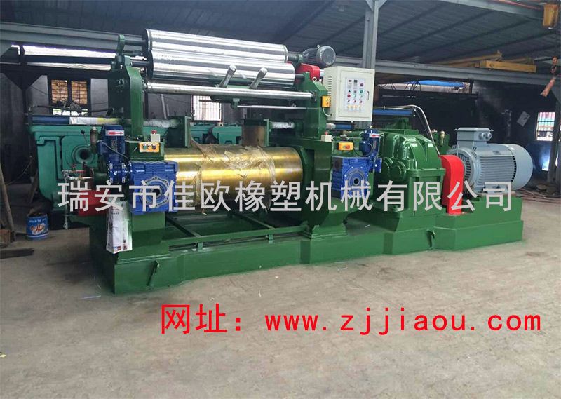 最新款大型煉膠機(jī)開煉機(jī)