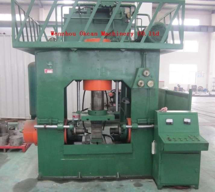 YT1500型三通冷擠成型機