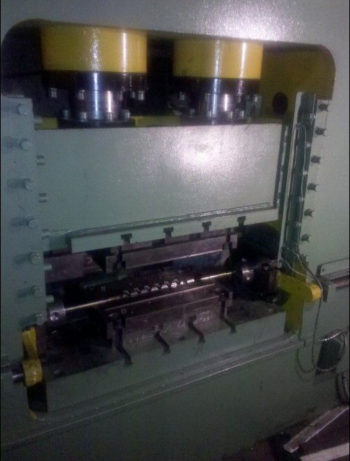 框架式三工位紅沖設備