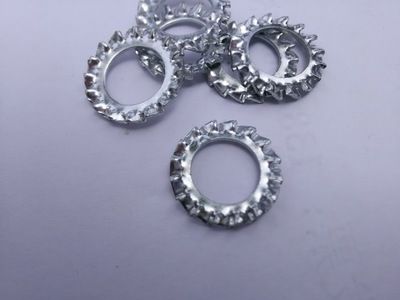 供應各種規格沖壓件非標國標止動鎖緊鋸內外齒墊圈片65錳鋼緊固件