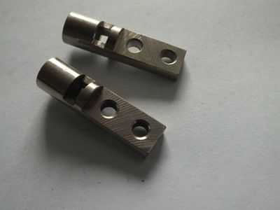 轉軸、顯示器用轉軸