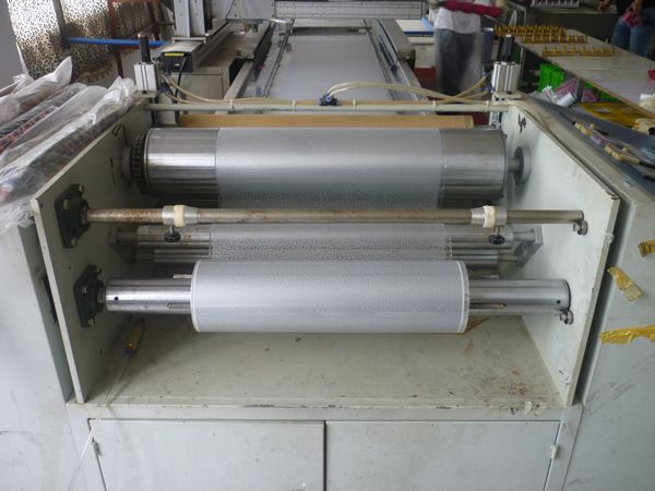 全自動水轉(zhuǎn)印流膜機(jī)