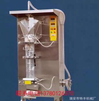 全自動(dòng)液體包裝機(jī)自動(dòng)袋裝灌裝封口機(jī)飲料牛奶豆奶醬油水酒類
