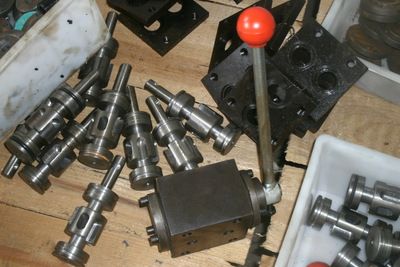 漁船配件，液壓油汞換向閥.油泵離合器.收網機配件.起網機配件