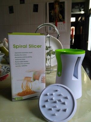 旋轉蘿卜沙漏刨絲器不銹鋼水果削皮刀螺旋漏斗削絲器削皮器