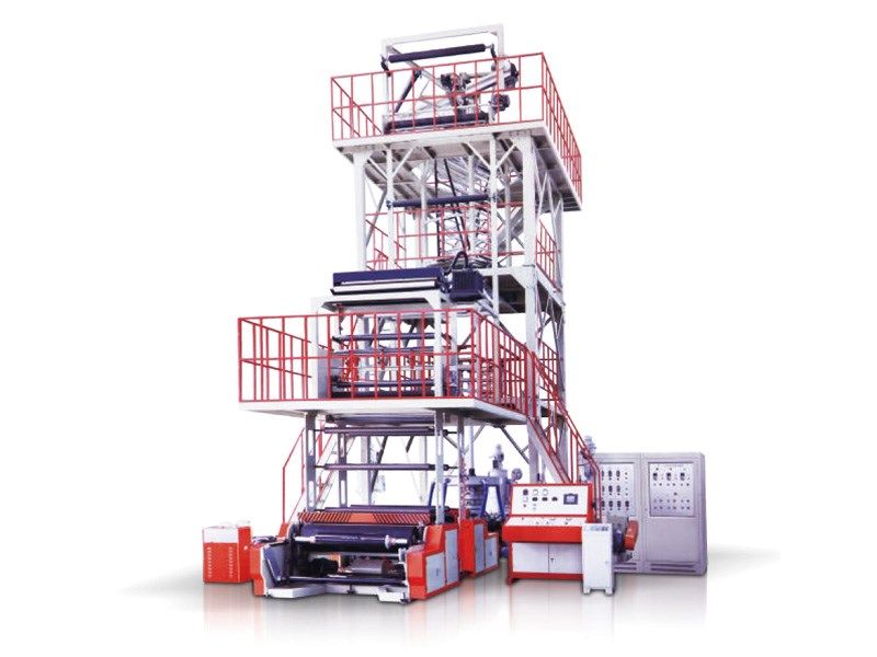 三層共擠牽引旋轉(zhuǎn)內(nèi)冷吹膜機