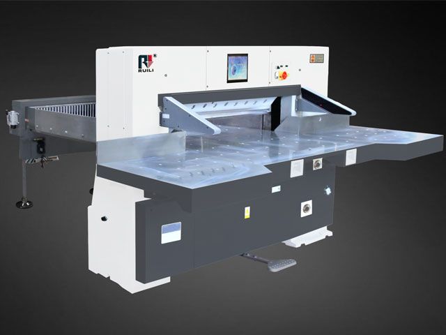 QZYK1370CD 程控切紙機(jī)