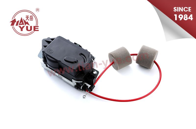 MERCEDES-BENZ E7-002 尾門鎖