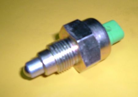 倒車燈開關(guān)