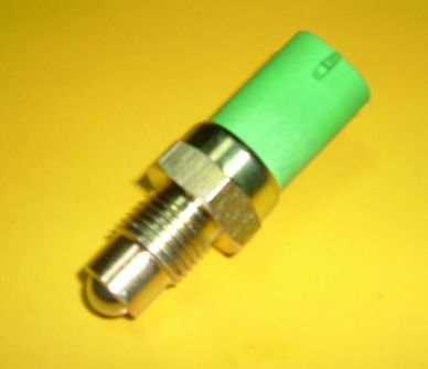 倒車燈開關(guān)