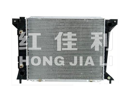 928.106.023.20 汽車散熱器  保時(shí)捷(進(jìn)口)